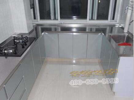 看看別人家的不銹鋼櫥柜，這才像廚房，趕緊搬回去！