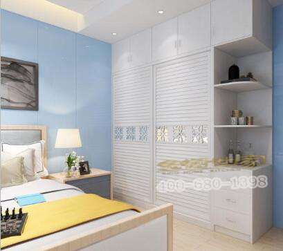 小戶(hù)型”擁有的整體實(shí)木衣柜