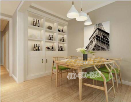 這個夏天燃爆朋友圈的，除了《戰(zhàn)狼》還有ta