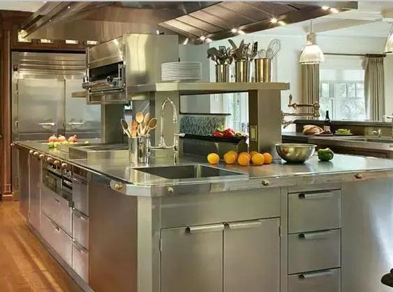 櫥柜臺(tái)面選石英石的好還是不銹鋼的好？沒經(jīng)驗(yàn)看過來。